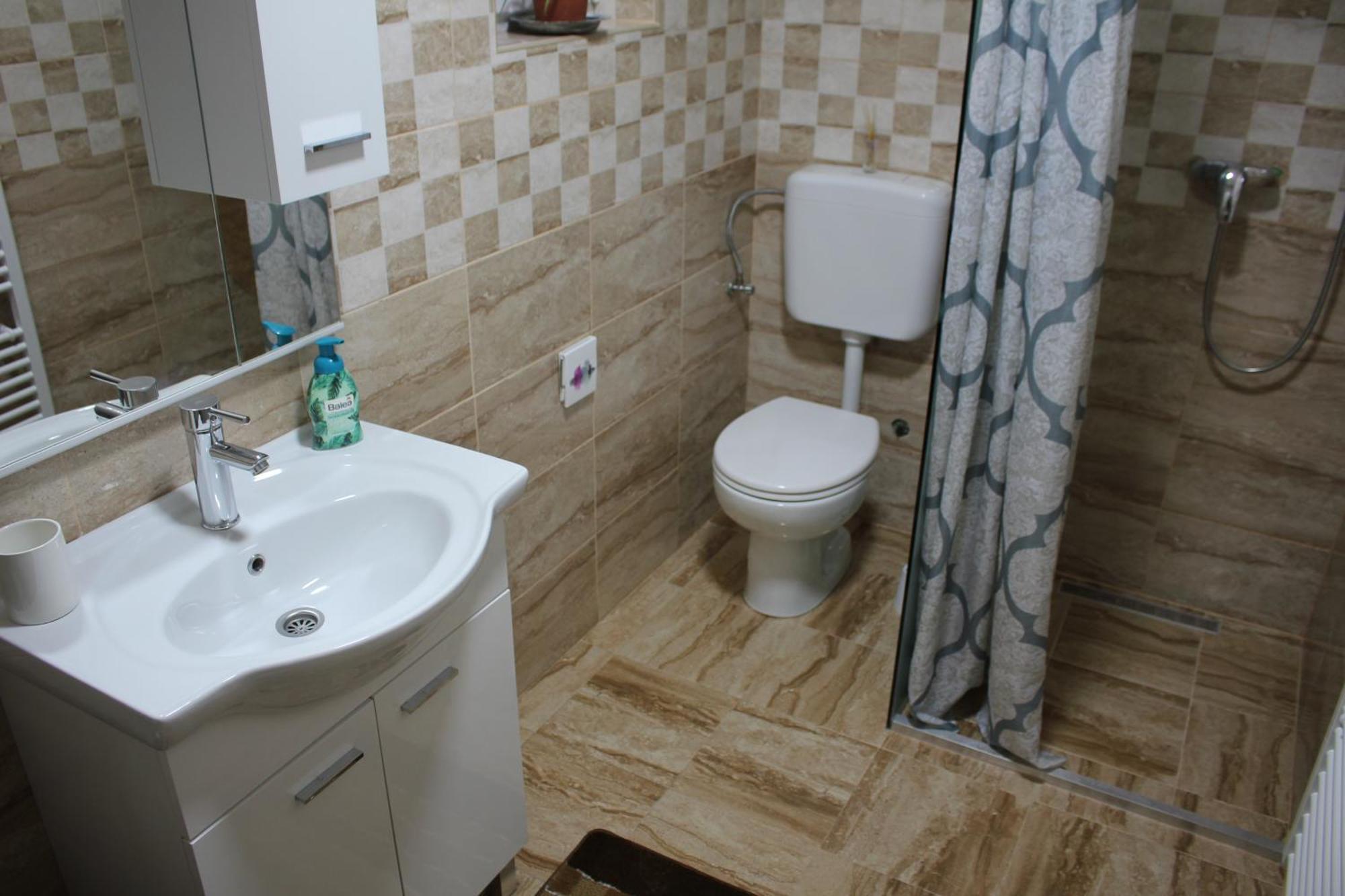 Studio Apartments Adian Кореница Стая снимка
